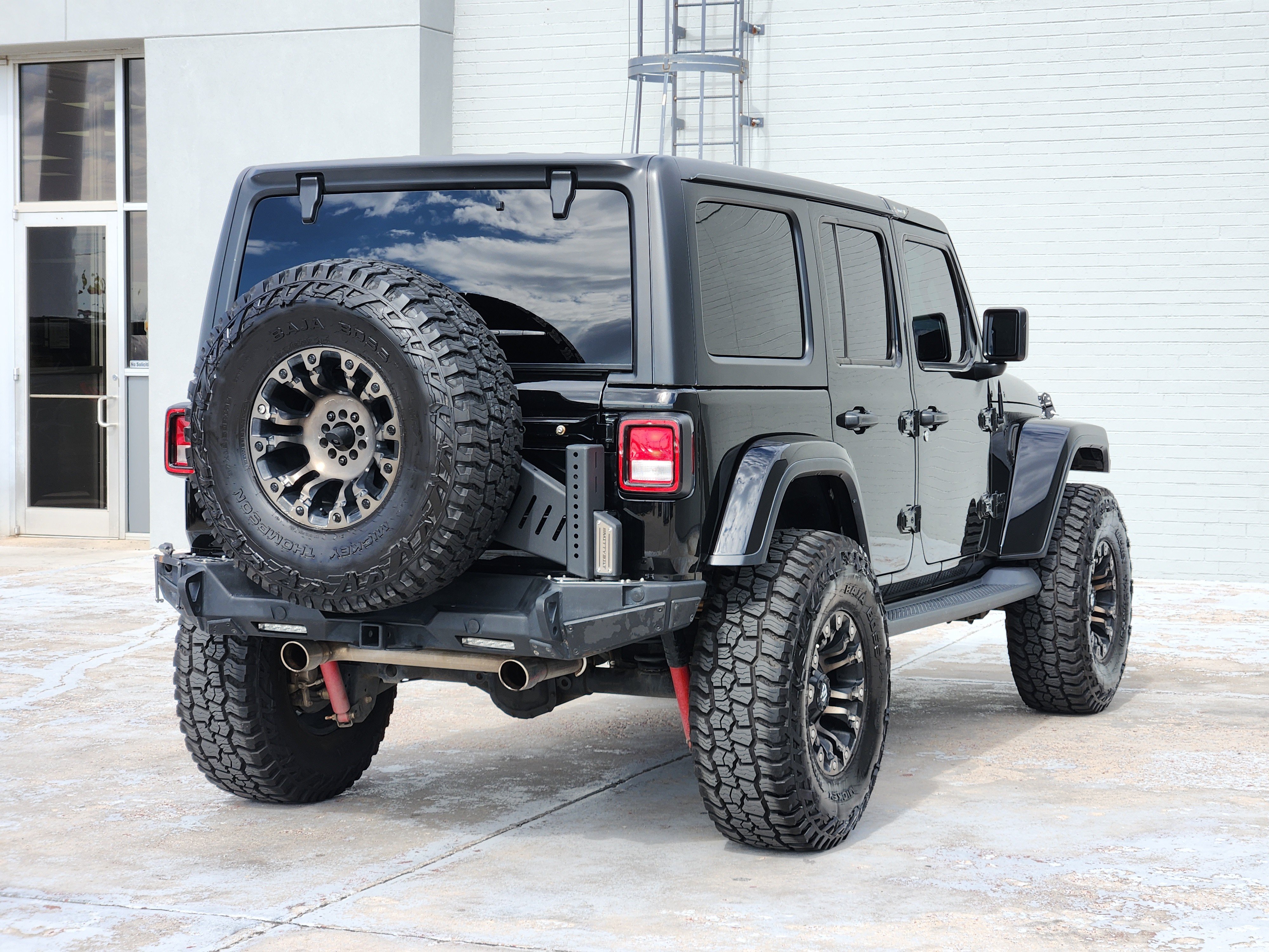 Used 2019 Jeep Wrangler Unlimited Sahara AWD/4WD image 7