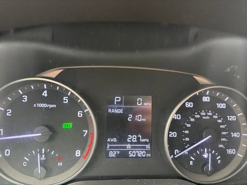Used 2018 Hyundai Elantra SE FWD image 22