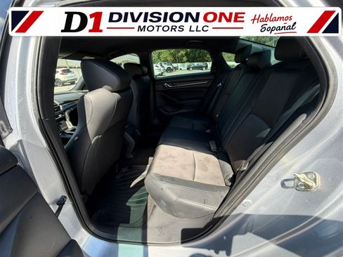 Used 2018 Honda Accord Sport image 7