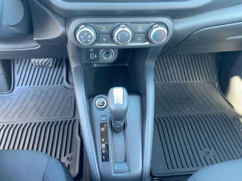 New 2025 Nissan Kicks Play S image 17