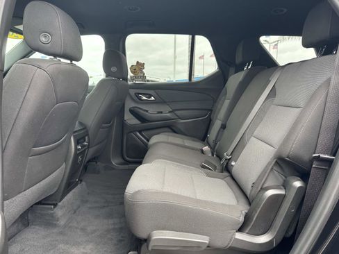 Used 2023 Chevrolet Traverse LT FWD image 26
