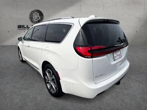 Used 2022 Chrysler Pacifica Pinnacle AWD/4WD image 10