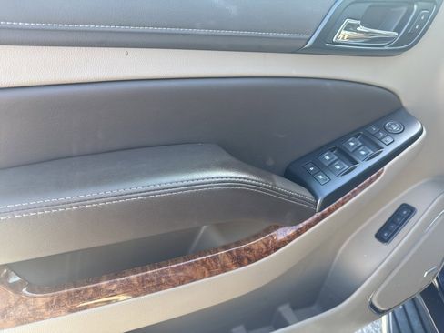 Used 2019 Chevrolet Tahoe Premier image 18
