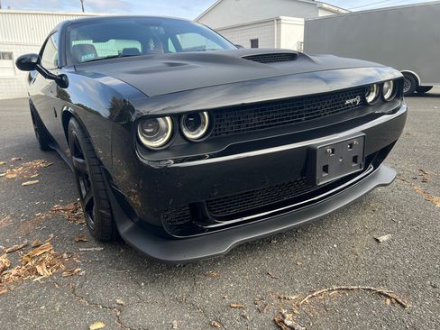 Used 2017 Dodge Challenger SRT Hellcat image 10