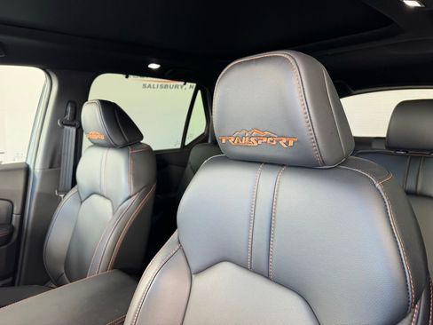 Used 2025 Honda Pilot TrailSport image 3