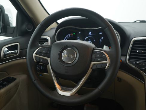 Used 2017 Jeep Grand Cherokee Limited w/ Trailer Tow Group IV image 17