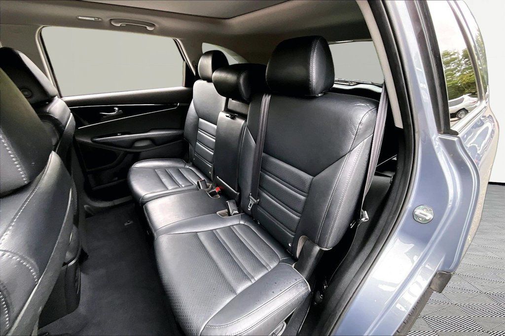 Used 2020 Kia Sorento EX FWD image 16
