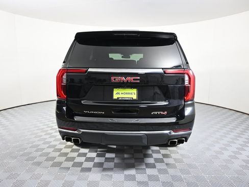 Used 2025 GMC Yukon AT4 image 5