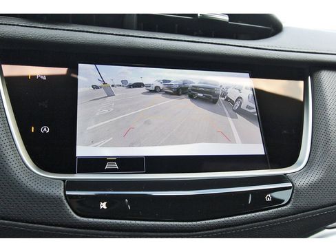 New 2026 Cadillac XT5 Luxury image 17