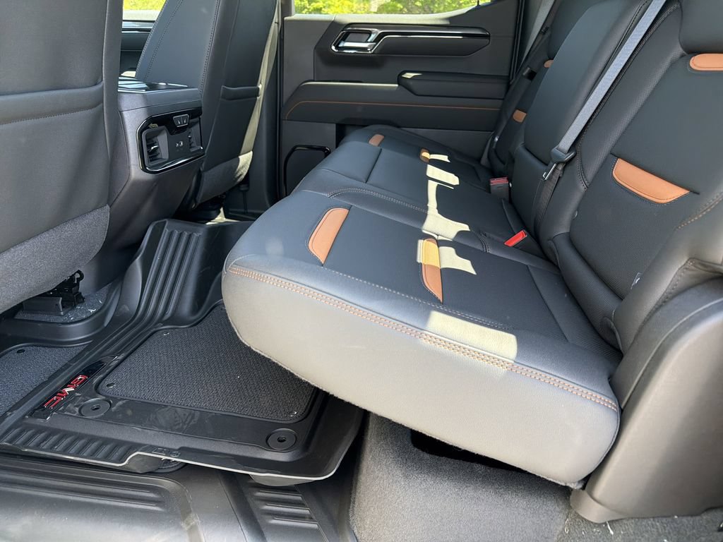New 2026 GMC Sierra 1500 AT4 w/ Technology Package AWD/4WD image 18