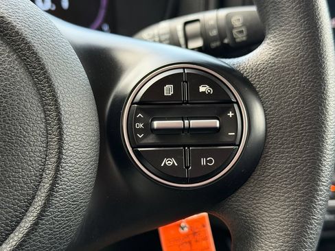 Used 2023 Kia Soul LX w/ LX Technology Package FWD image 19
