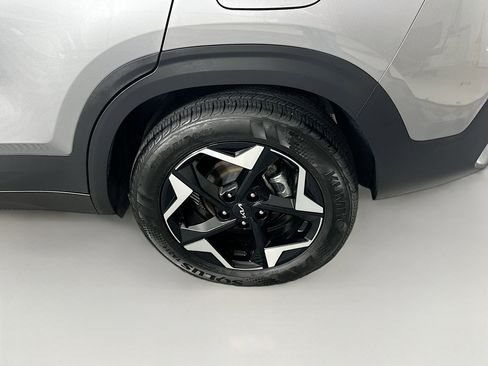Used 2025 Kia Seltos S FWD image 11