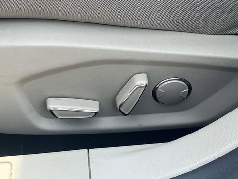 Used 2019 Ford Fusion SE FWD image 29