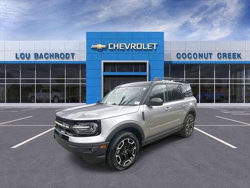 Used 2023 Ford Bronco Sport Outer Banks w/ Tech Package AWD/4WD image 4