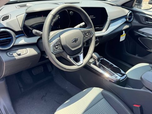 New 2026 Chevrolet Trax LT w/ Midnight Edition FWD image 14