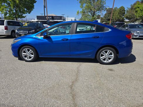 Used 2017 Chevrolet Cruze LT w/ Convenience Package image 9