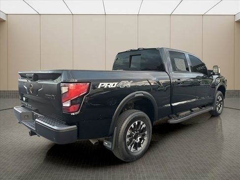 Used 2024 Nissan Titan PRO-4X w/ Pro-4x Convenience Package image 19