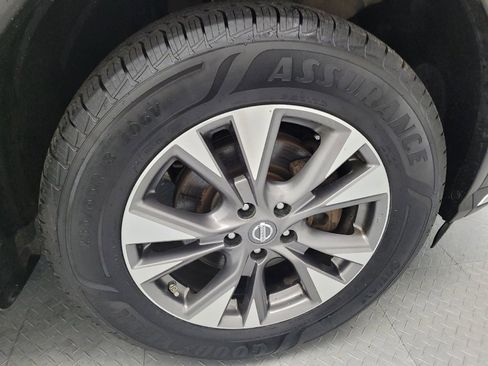 Used 2017 Nissan Murano S FWD image 31