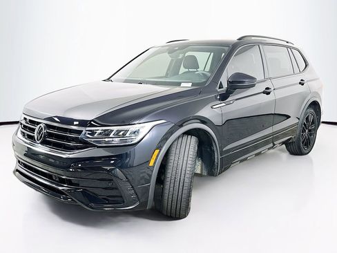 Used 2022 Volkswagen Tiguan SE R-Line FWD image 2