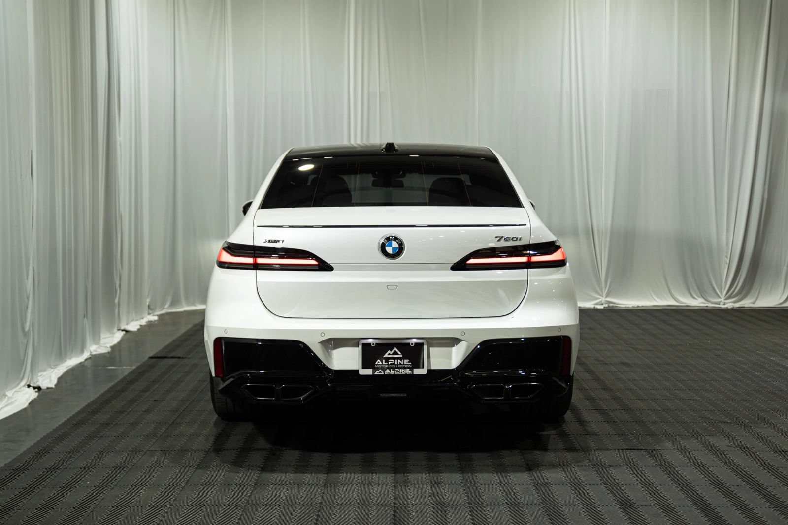 Used 2023 BMW 760i xDrive AWD/4WD image 5