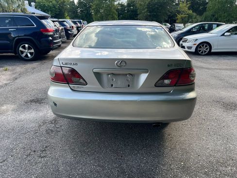 Used 2002 Lexus ES 330 w/ Premium Pkg FWD image 3