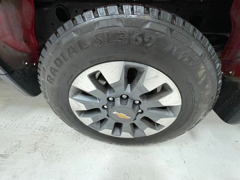 Used 2023 Chevrolet Silverado 2500 Custom w/ Custom Value Package AWD/4WD image 9