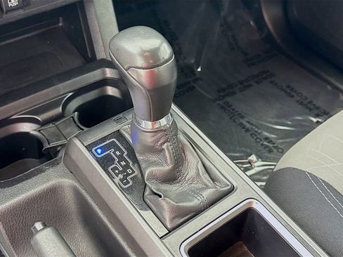 Certified 2020 Toyota Tacoma TRD Off-Road w/ Technology Package image 16