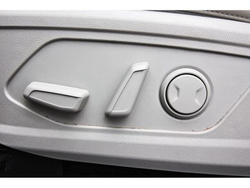 Certified 2022 Kia Sorento SX FWD image 33