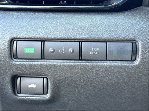 Used 2024 Nissan Sentra SV image 12