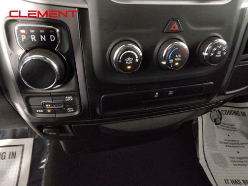 Used 2024 RAM 1500 Classic SLT AWD/4WD image 17
