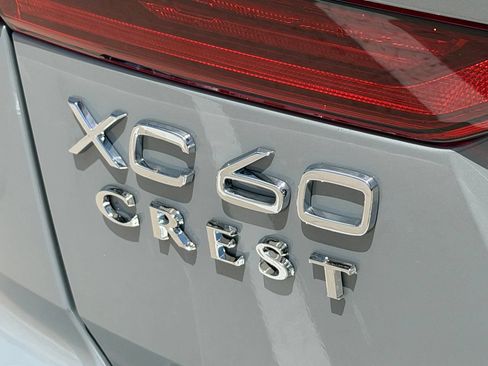 New 2026 Volvo XC60 T8 Plus w/ Climate Package PRO AWD/4WD image 8