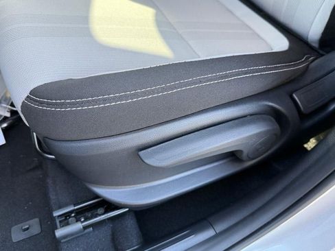 Used 2024 Hyundai Venue SEL image 15