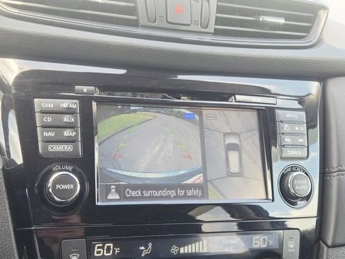 Used 2017 Nissan Rogue SL w/ SL Premium Package image 26