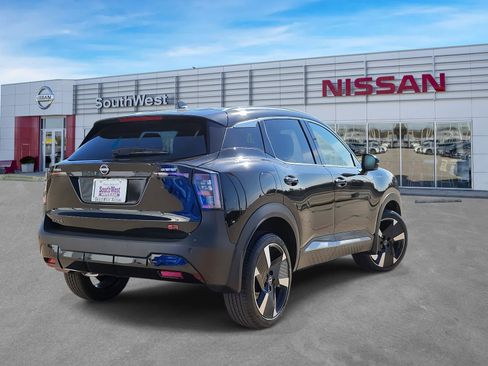 New 2026 Nissan Kicks SR image 6
