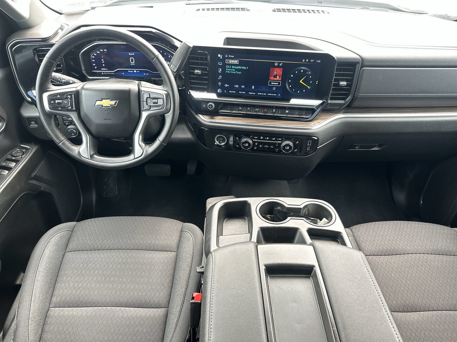 Used 2024 Chevrolet Silverado 1500 LT AWD/4WD image 18
