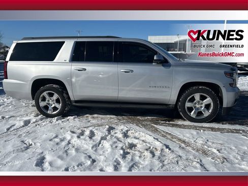 Used 2016 Chevrolet Suburban LT image 10