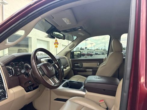 Used 2017 RAM 1500 Laramie AWD/4WD image 7