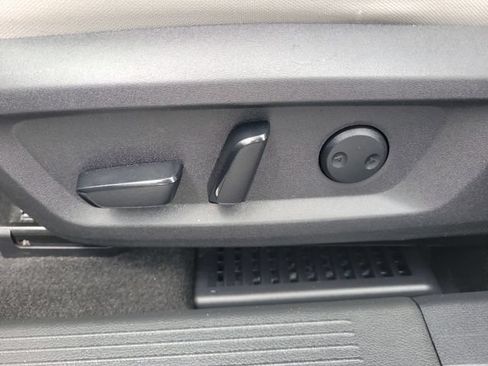 Used 2023 Nissan Rogue SV AWD/4WD image 36