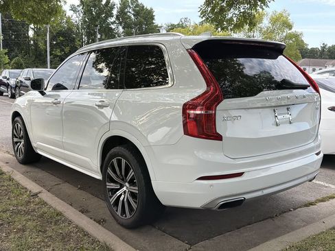 Used 2021 Volvo XC90 T5 Momentum w/ Climate Package FWD image 4