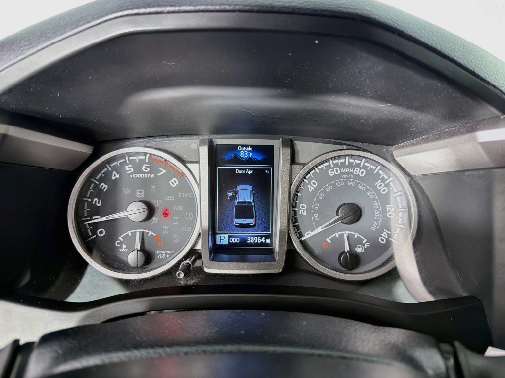 Used 2022 Toyota Tacoma SR5 RWD image 18