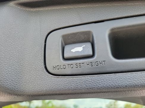 Used 2018 Honda CR-V Touring image 10