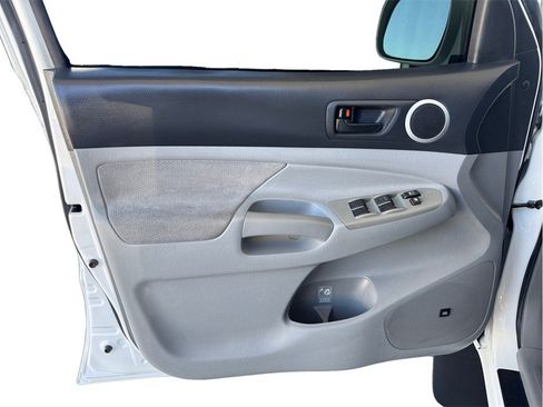 Used 2009 Toyota Tacoma PreRunner RWD image 16