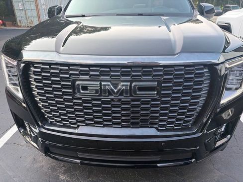 Used 2024 GMC Yukon Denali Ultimate w/ LPO, Floor Liner Package AWD/4WD image 3