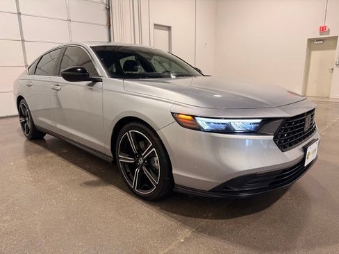 Used 2024 Honda Accord Sport image 3