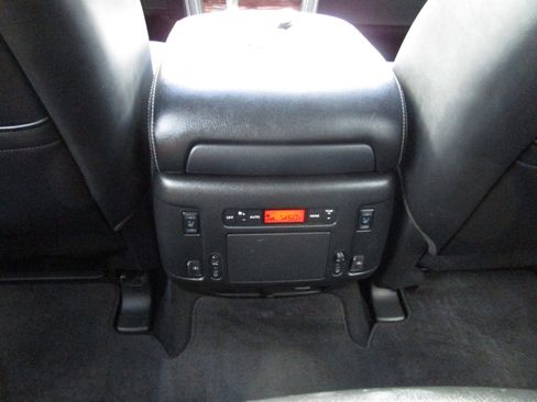 Used 2019 Nissan Armada Platinum w/ Captain's Chairs Package image 17