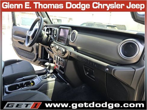 Used 2023 Jeep Wrangler Unlimited Rubicon 4xe AWD/4WD image 32