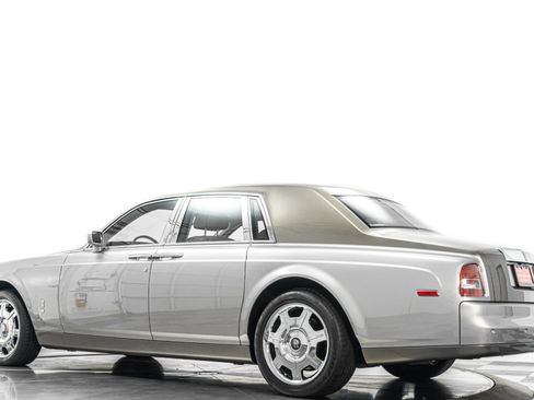 Used 2007 Rolls-Royce Phantom Sedan RWD image 40