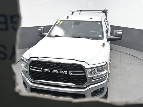 Used 2024 RAM 2500 Big Horn AWD/4WD image 30