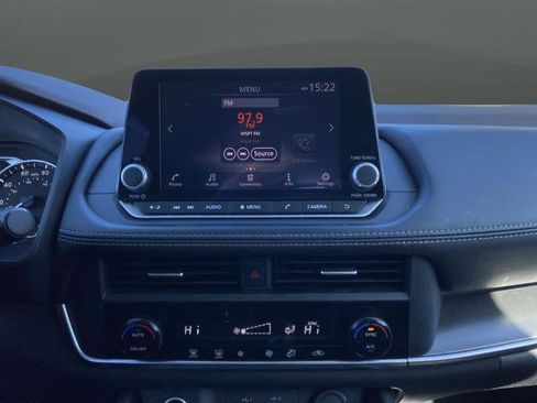 Used 2023 Nissan Rogue SV image 7