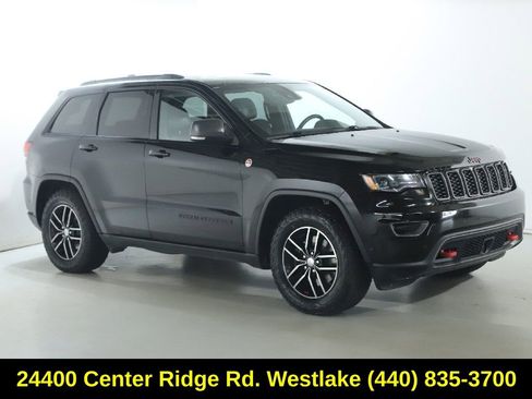 Used 2017 Jeep Grand Cherokee Trailhawk w/ Trailhawk Luxury Group AWD/4WD image 10